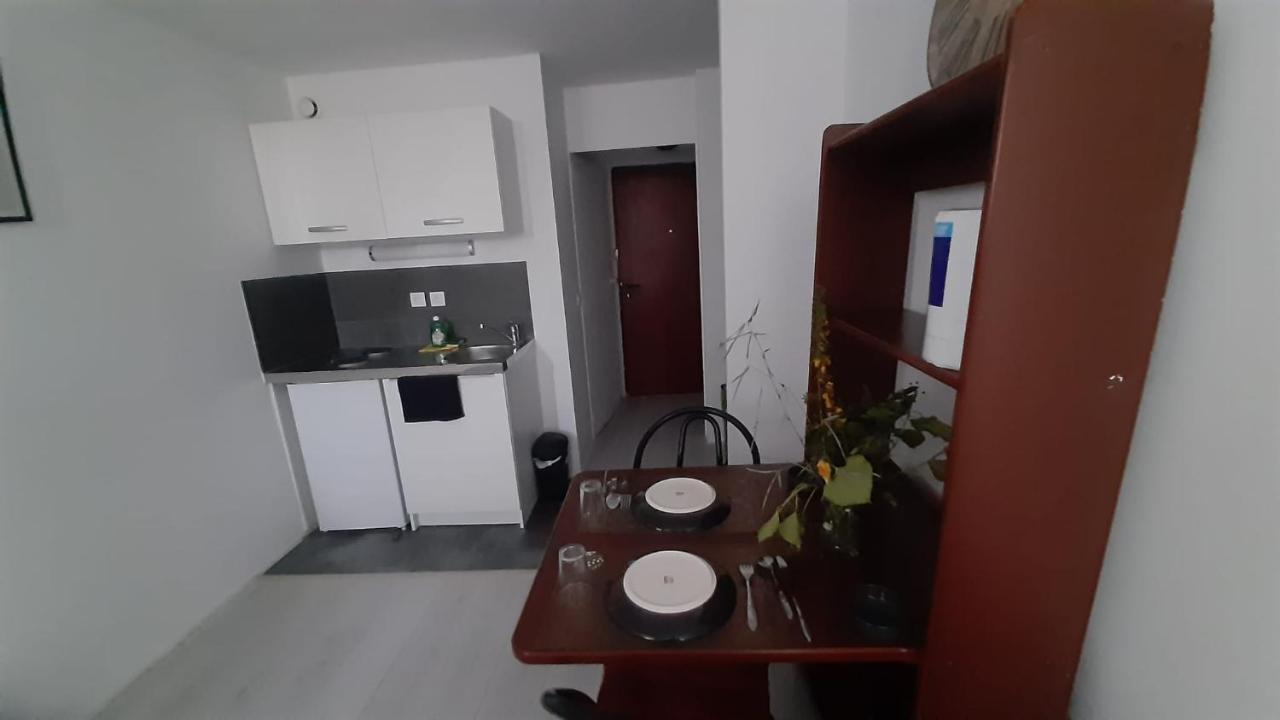 Studio Tres Propre De 18 M2 Cergy Eksteriør bilde